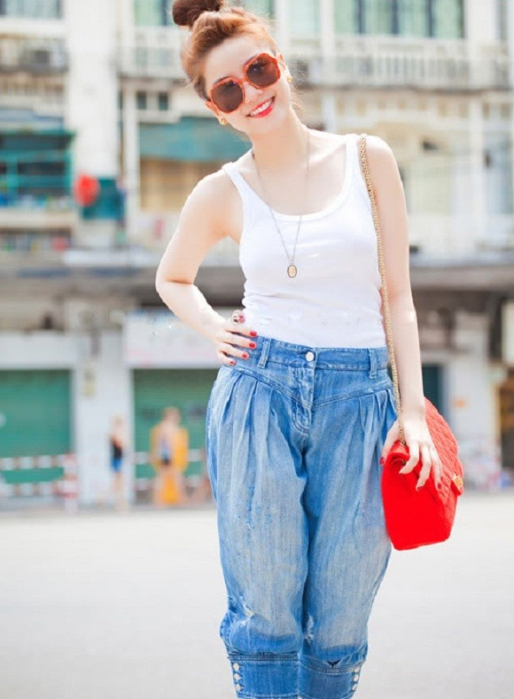 Meo Meo vẫn xinh đẹp kể cả sau khi sinh con. Bài viết: http://news.zing.vn/Nhung-hot-girl-mai-me-kinh-doanh-bo-be-nghe-thuat-post356097.html#home_cate.tinmoi Nguồn Zing News 