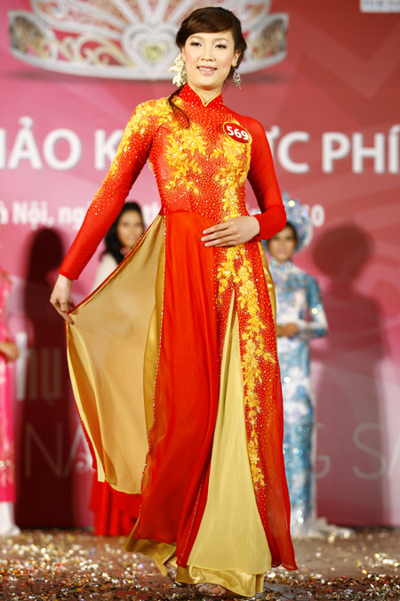 Thí sinh Phí Thùy Linh