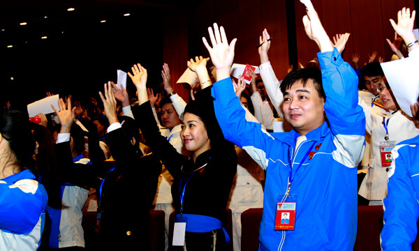 Hòa mình vào không khí sôi nổi của tiết mục văn nghệ giao lưu tại Đại hội