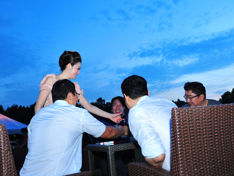 Người đẹp đã thực sự có một bữa tiệc sinh nhật đáng nhớ