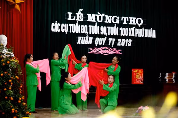 Chương trình văn nghệ cây nhà lá vườn chào mừng