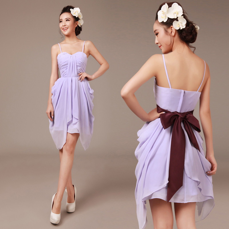 Từ hoa cưới... ...thiếp cưới ...những món đồ trang trí tại tiệc cưới tới trang phục của cô dâu chú rể để tràn ngập sắc tím thủy chung.