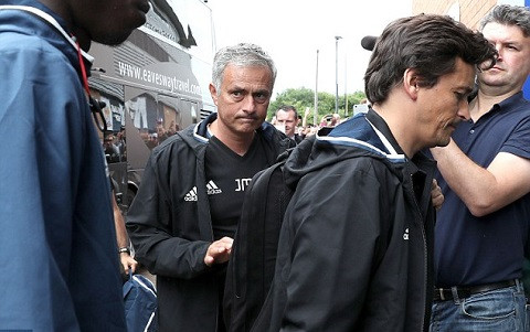 Năm dấu ấn trong chiến thắng đầu tay của Mourinho ảnh 5
