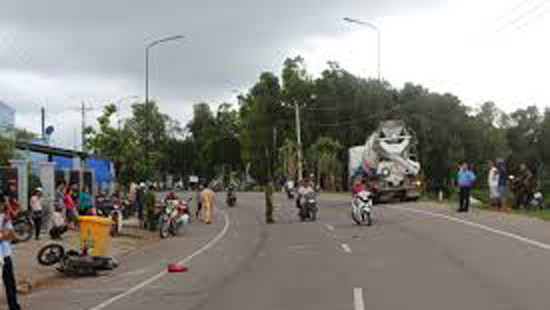 BẢN TIN ATGT: Ba xe tải dồn toa, tài xế chết tức tưởi trong cabin ảnh 5