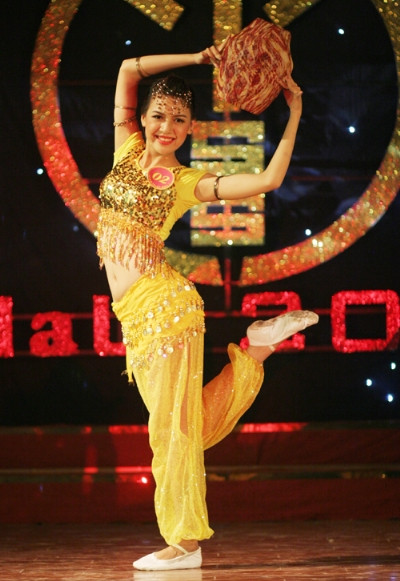 Hoa khôi Công nghiệp Ngọc Lê sẽ tiếp tục thể hiện tiết mục tài năng múa. Hoa khôi Công nghiệp Ngọc Lê sẽ tiếp tục thể hiện tiết mục tài năng múa