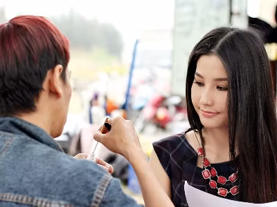 An Nhiên do Diễm My thủ vai từng tốt nghiệp thạc sĩ chuyên ngành truyền thông và là Giám đốc điều hành sáng tạo của Công ty truyền thông S.H.E