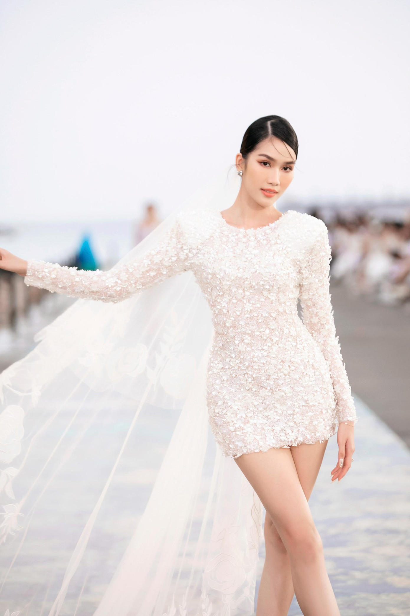 Hoa hậu Quốc tế Việt Nam 2022 đẹp hút hồn với nhan sắc xinh đẹp, kiều diễm.