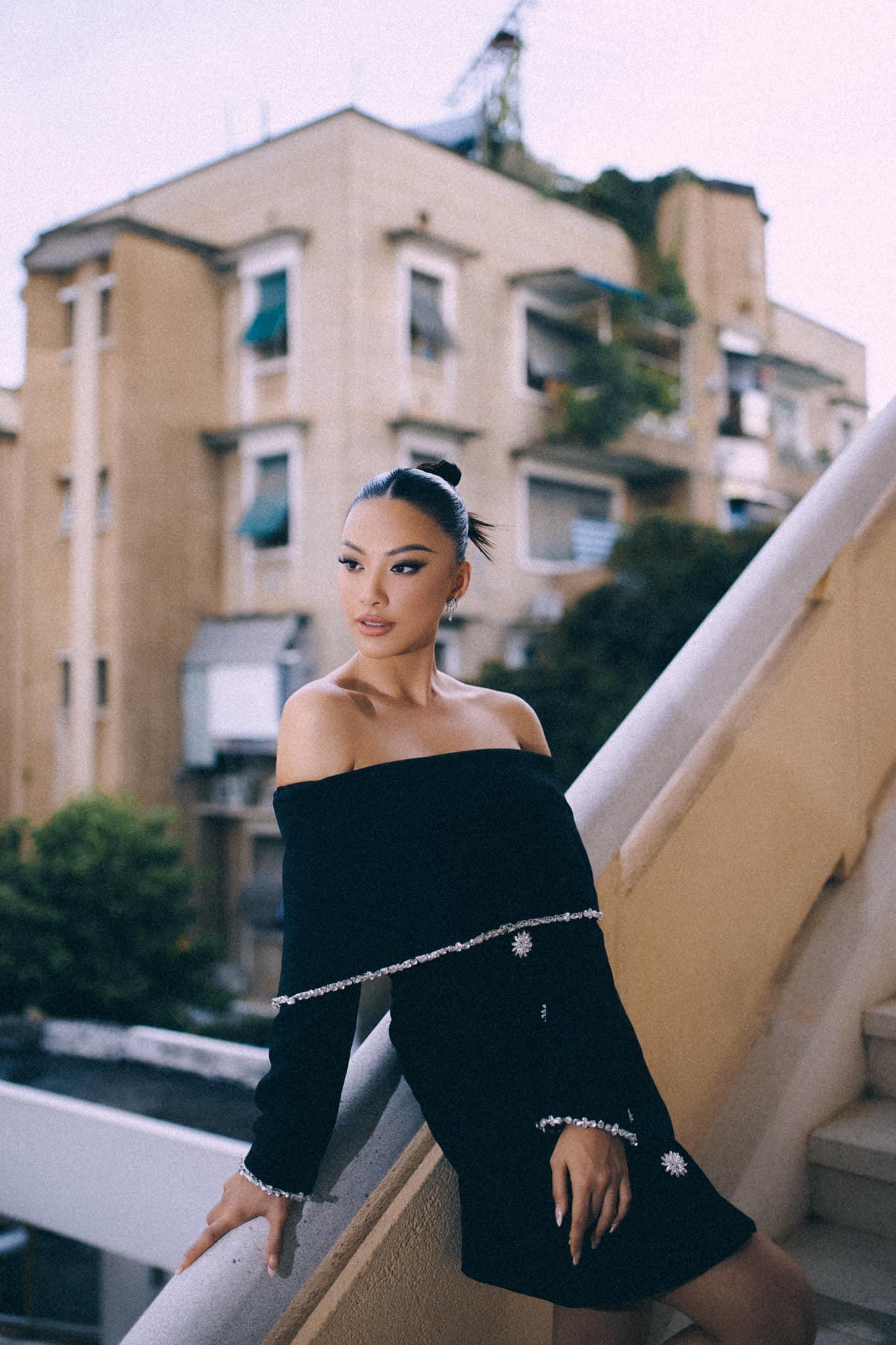 Á hậu 2 Hoa hậu Siêu quốc gia 2022 Kim Duyên khoe vai trần quyến rũ. Á hậu 2 Hoa hậu Siêu quốc gia 2022 Kim Duyên khoe vai trần quyến rũ.