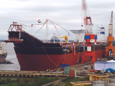 Con tàu Vinashin gặp nạn do thuyền trưởng “độc đoán, gia trưởng” (tàu Vinashin chuẩn bị bàn giao)