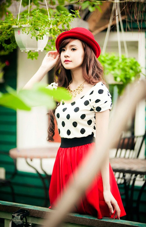 Midu luôn xuất hiện với hình ảnh trong sáng, dịu dàng