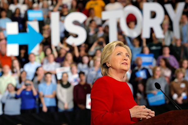 Ông Donald Trump cùng vợ đi bỏ phiếu ảnh 29