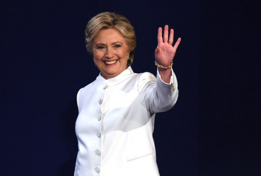 Ông Donald Trump cùng vợ đi bỏ phiếu ảnh 49