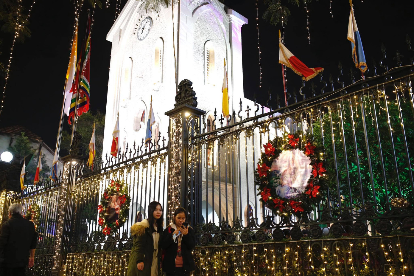 Cả nước tưng bừng đón chào Giáng sinh 2020 ảnh 62
