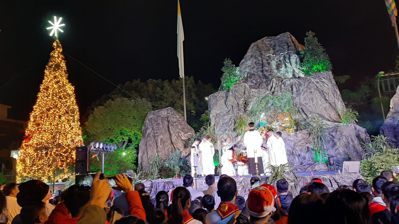 Cả nước tưng bừng đón chào Giáng sinh 2020 ảnh 17
