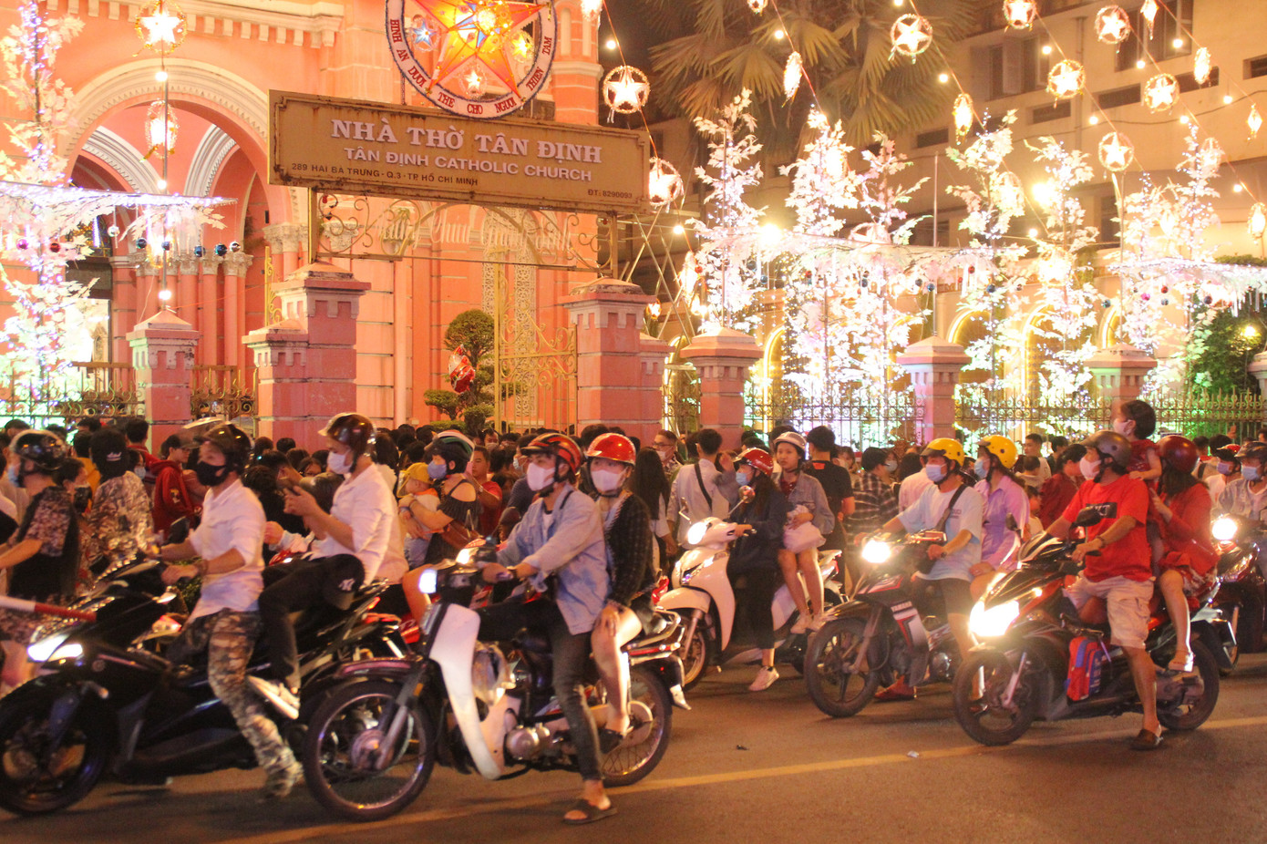 Cả nước tưng bừng đón chào Giáng sinh 2020 ảnh 20