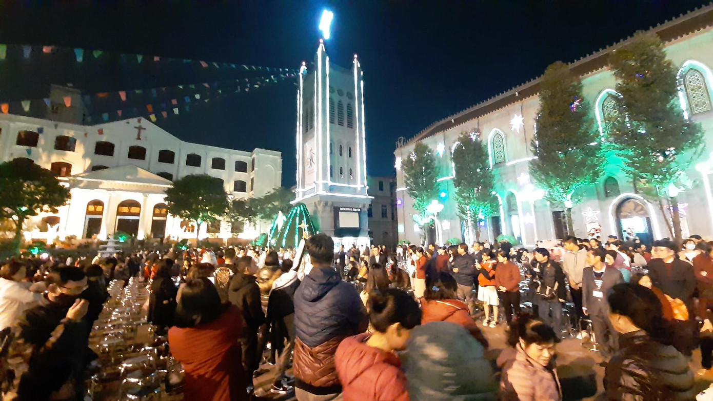 Cả nước tưng bừng đón chào Giáng sinh 2020 ảnh 16