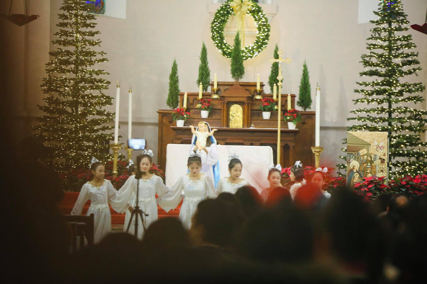 Cả nước tưng bừng đón chào Giáng sinh 2020 ảnh 7