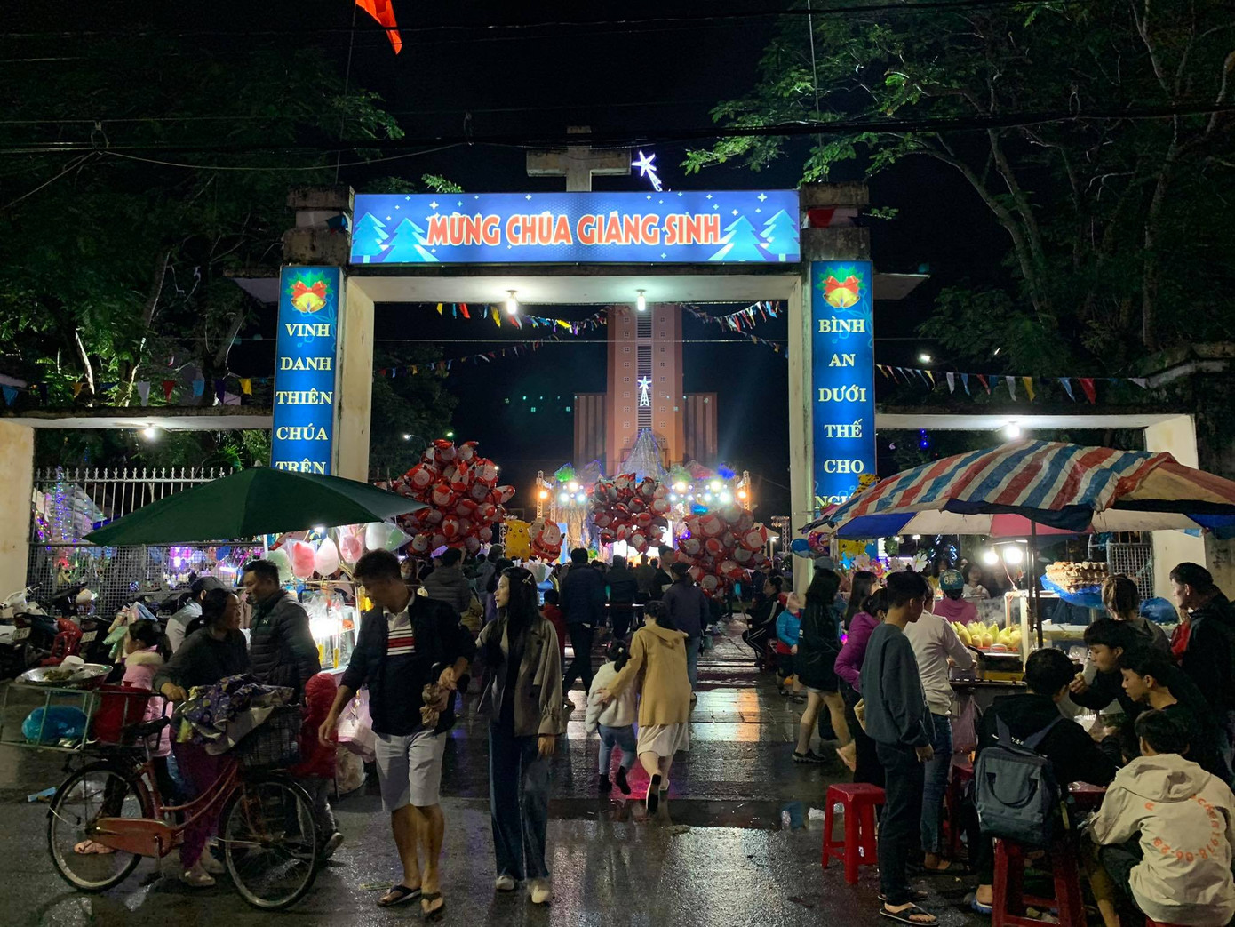 Cả nước tưng bừng đón chào Giáng sinh 2020 ảnh 13