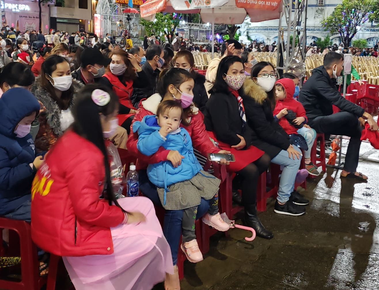 Cả nước tưng bừng đón chào Giáng sinh 2020 ảnh 51