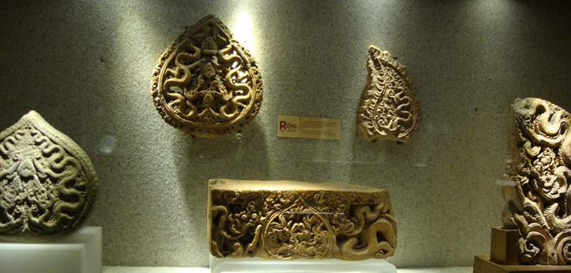 Họa tiết rồng trang trí kiến trúc thời Lý. Ảnh: T.Toan