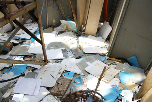 Và bên trong như một bãi rác