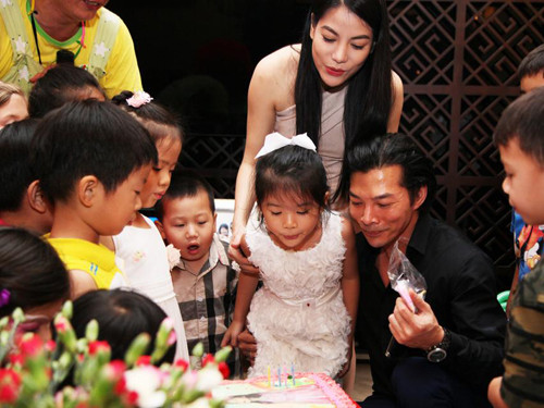 Cùng thổi nến . Cùng thổi nến