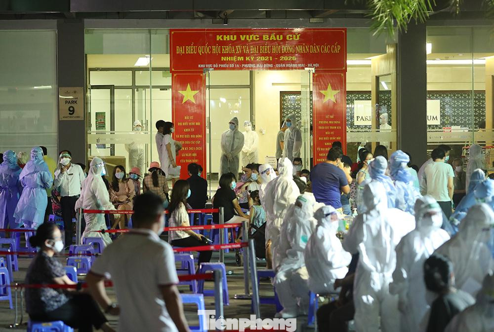 Theo CDC Hà Nội, hai bệnh nhân gồm: bệnh nhân nữ, SN 1986 và con gái SN 2018, sống tại tòa nhà Park 9, Khu đô thị Times City.