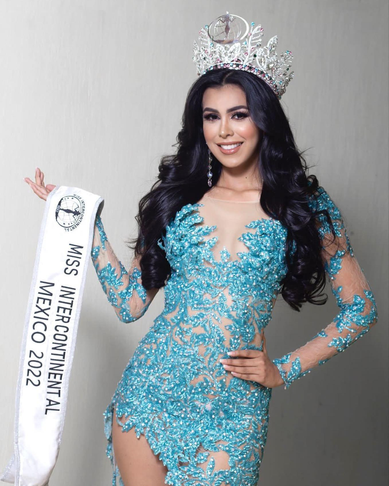 Đại diện Mexico - Michelle Luna là một trong những thí sinh có chiều cao ấn tượng nhất cuộc thi năm nay - 1,82 m. Cô năm nay 22 tuổi, hiện là chuyên viên quản lý kinh tế. Người đẹp nói được tiếng Anh và Tây Ban Nha. Michelle Luna được đánh giá là thí sinh tiềm năng của châu Mỹ Latinh.