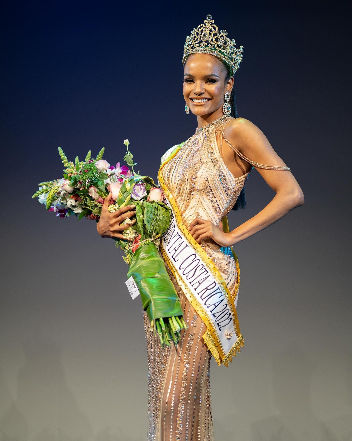 Đại diện Costa Rica - Dayanna Watson Marchena năm nay 26 tuổi, cao 1,71 m, hiện là sinh viên IT. Cô có thể nói được tiếng Anh và Tây Ban Nha. Cô cũng được đánh giá là ứng cử viên tiềm năng của châu Mỹ.