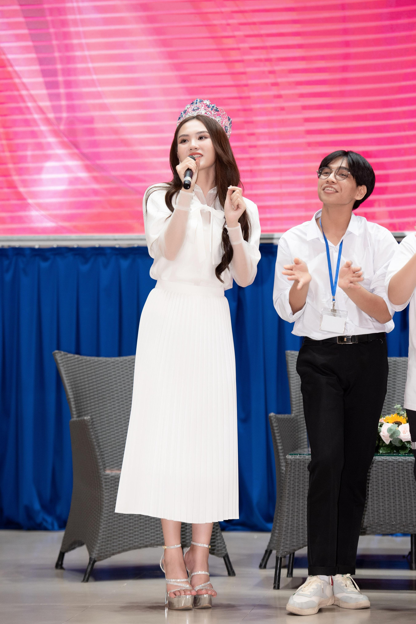 Trở lại với cuộc thi Miss World Vietnam 2022 khi từng vào top 5 Hoa hậu Việt Nam, Mai Phương không cho rằng đó là rào cản. "Phương không gặp áp lực về danh hiệu trước đó. Giải thưởng Người đẹp Nhân ái là món quà to lớn và xứng đáng với những gì Phương đã thể hiện ở cuộc thi, đó là cơ hội để Mai Phương khám phá bản thân mình", cô nói. Mặc dù vậy trước khi quyết định trở lại đường đua nhan sắc một lần nữa, Mai Phương cũng từng bị "lung lay" bởi rất nhiều lời chê bai.