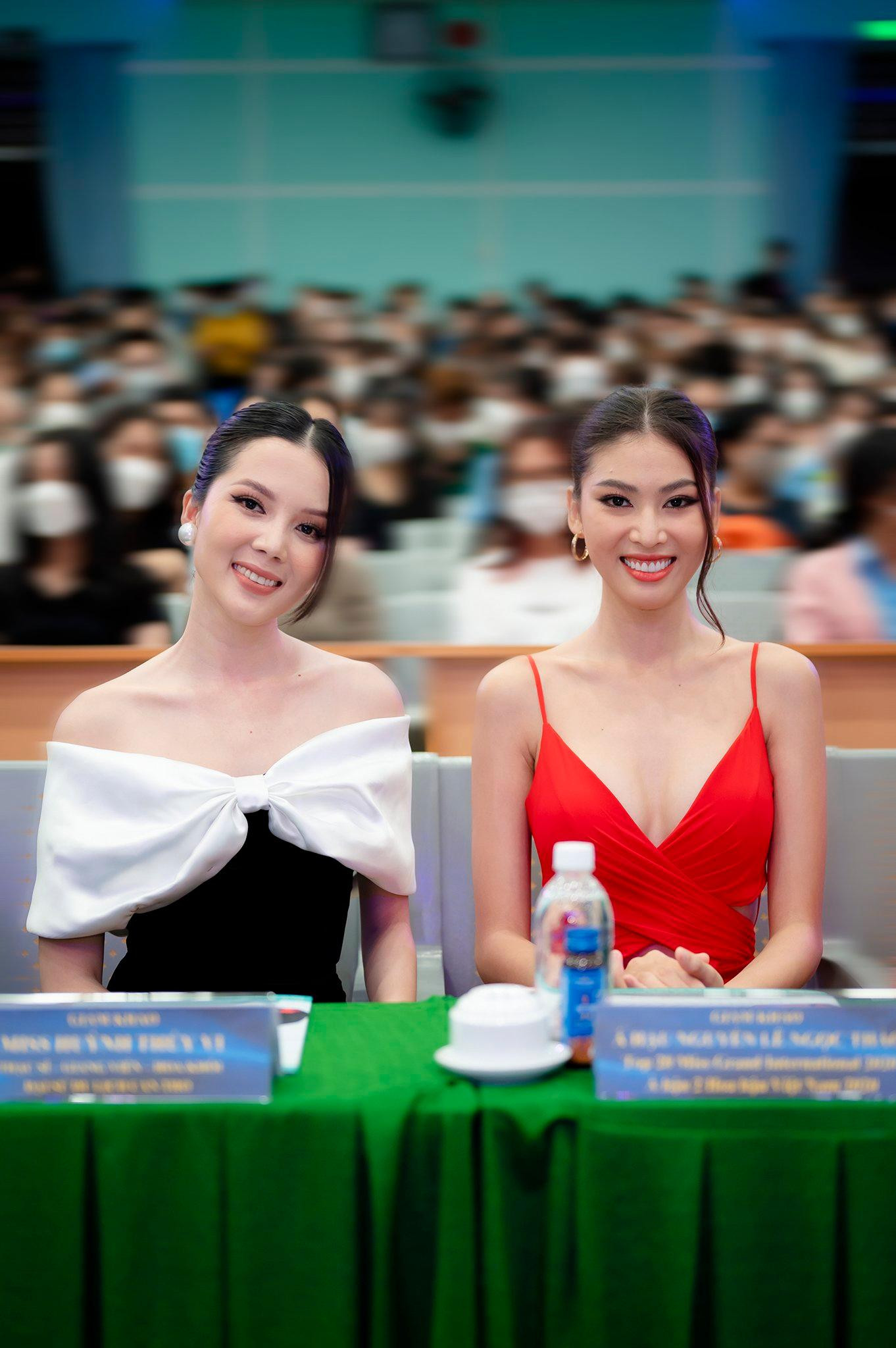 Kết thúc chương trình, Á hậu Ngọc Thảo, Hoa khôi Thúy Vi cùng các thành viên ban giám khảo đã lựa chọn ra top 20 để vào vòng chung kết của cuộc thi Hoa khôi Sinh viên TDU.