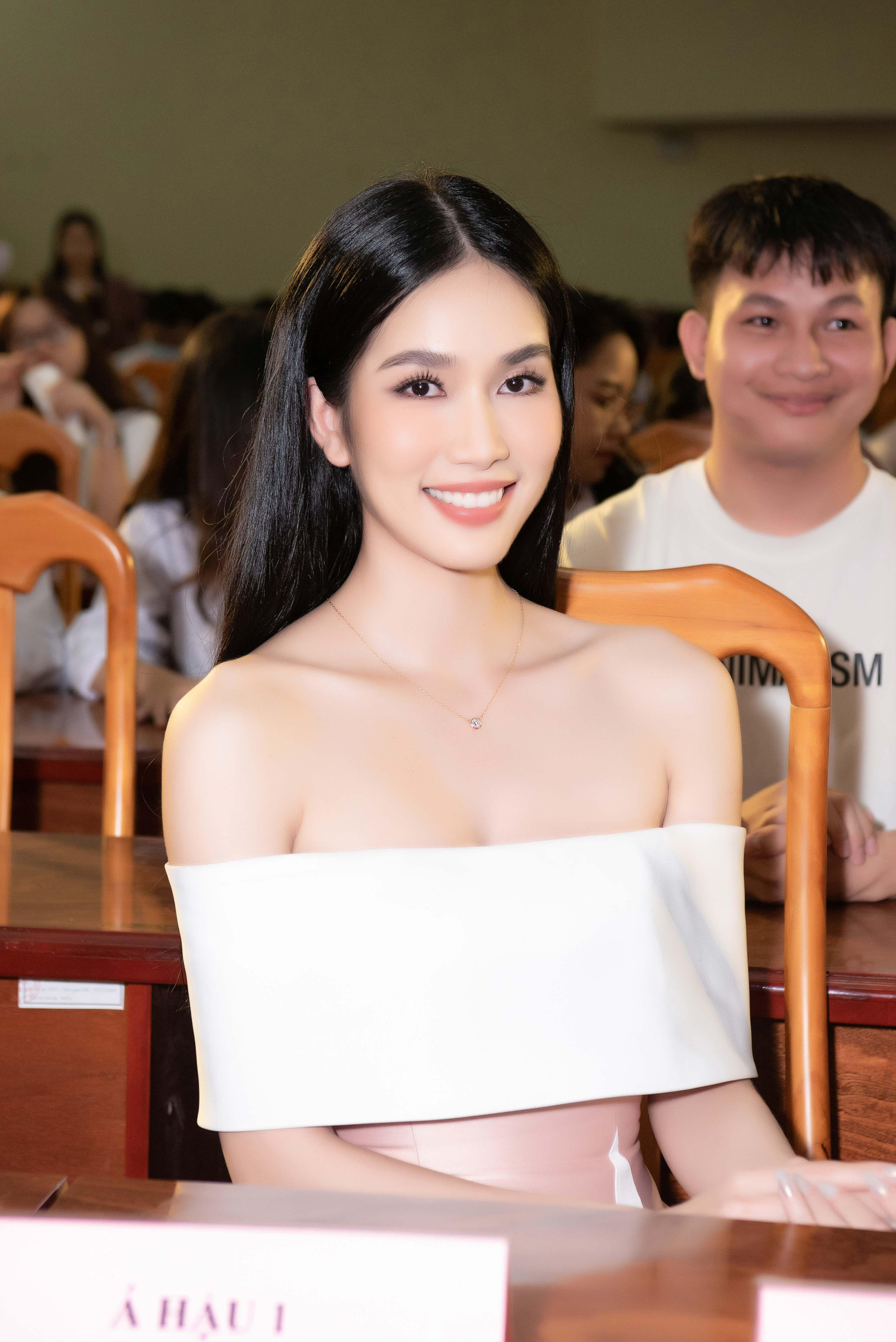 Trong khi đó, Phương Anh tích lũy được nhiều kinh nghiệm sau khi giành vị trí Á hậu 1 tại Hoa hậu Việt Nam 2020. Cô đang chuẩn bị tham dự cuộc thi Miss International 2022 tổ chức ở Nhật Bản vào cuối năm nay.