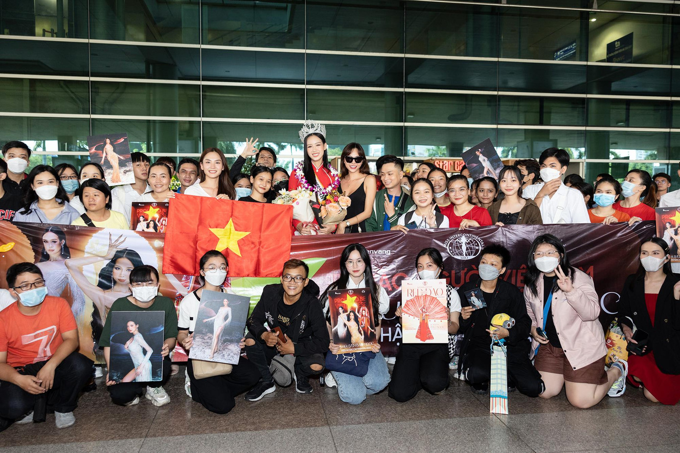 Trong lần trở về Việt Nam, Bảo Ngọc tham gia một số hoạt động, lịch trình tại Việt Nam đồng thời có chuyến từ thiện ở miền Trung.