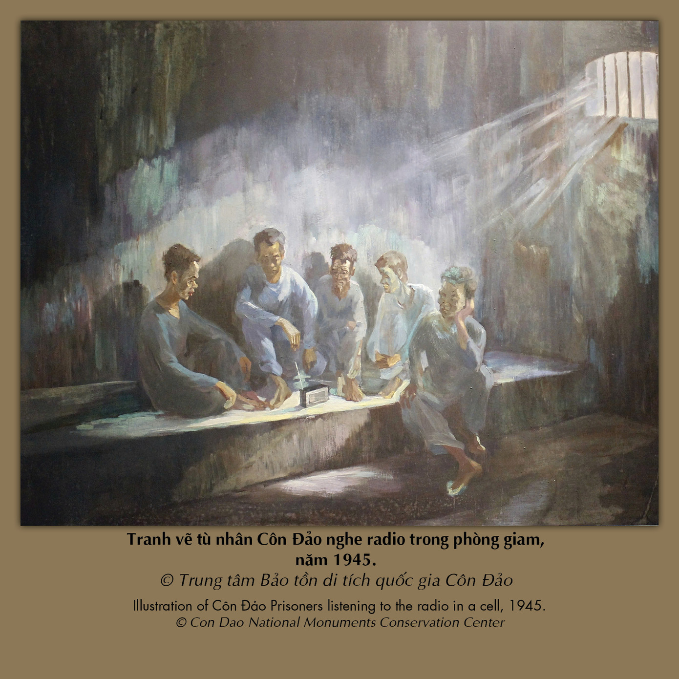 Tranh vẽ tù nhân Côn Đảo nghe radio trong phòng giam, năm 1945.
