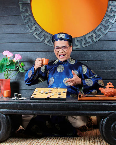 MC Thanh Bạch bên ván cờ xuân . MC Thanh Bạch bên ván cờ xuân