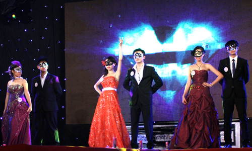 Phần thi trang phục dạ hội