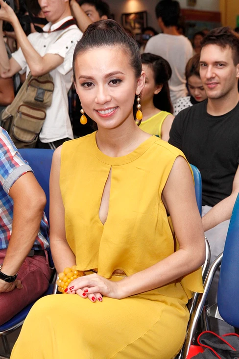 Chia sẻ về cảm xúc khi tham gia dự án của V.Music, Huyền Ny cho biết: 