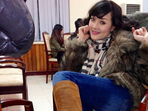 Vân Dung rảnh ra là 'nấu cháo' điện thoại