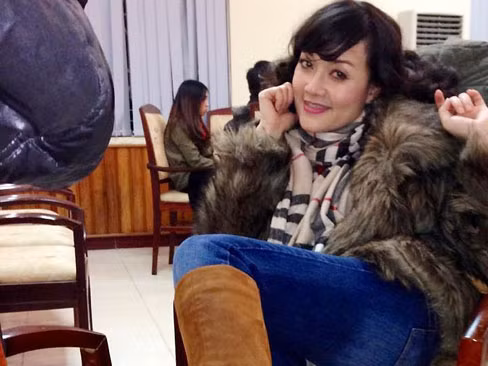 Vân Dung rảnh ra là 'nấu cháo' điện thoại. Vân Dung rảnh ra là 'nấu cháo' điện thoại