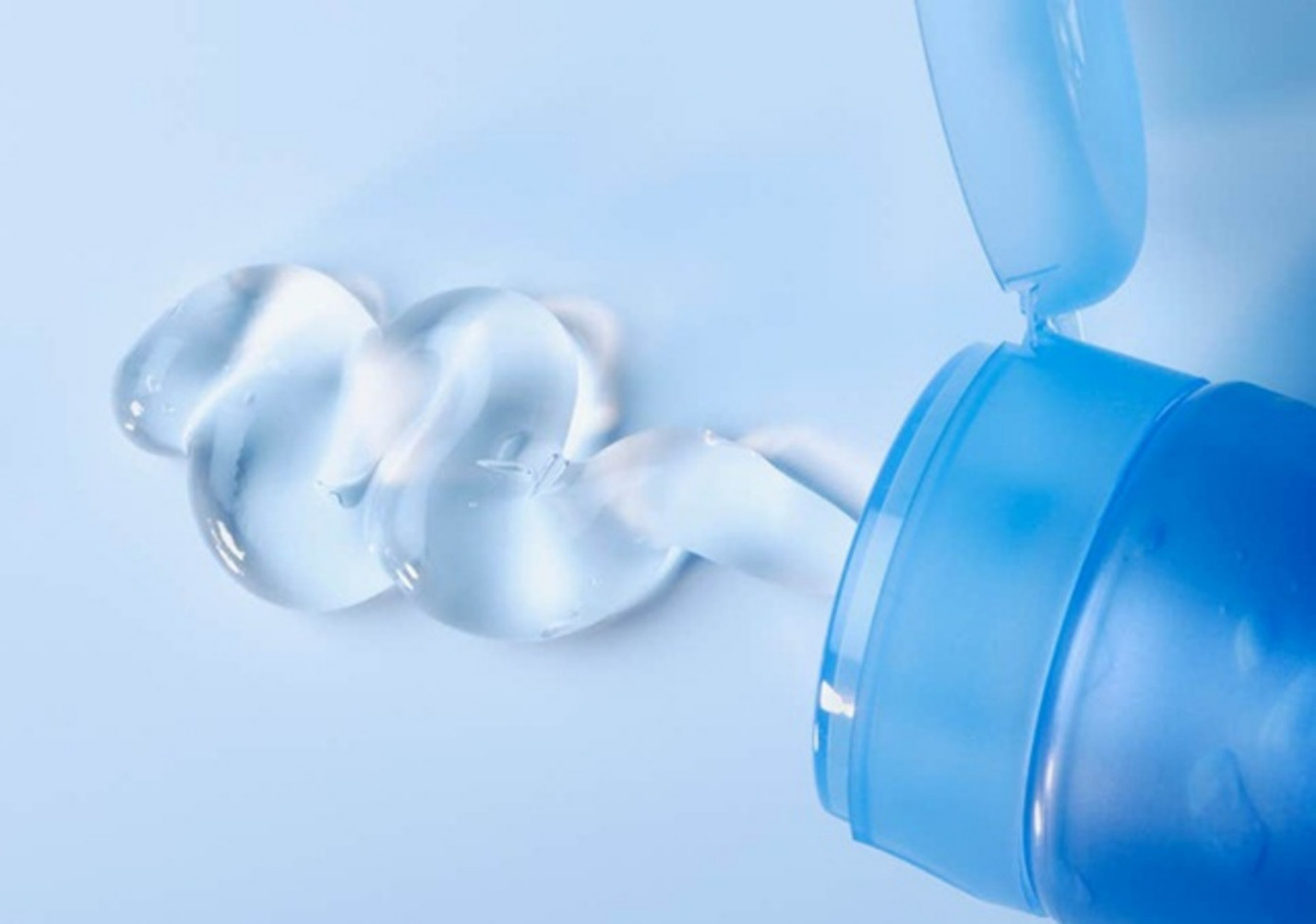 Nếu cô bé chưa thực sự cởi mở trở lại, các bạn cũng có thể sử dụng chất bôi trơn, nó rất hữu ích đối với tình trạng khô hạn sau sinh.