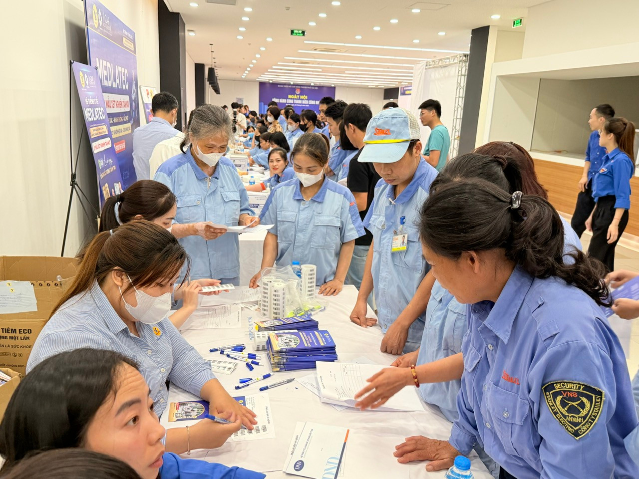 Ngày hội thu hút đông đảo thanh niên công nhân tham gia Ngày hội thu hút đông đảo thanh niên công nhân tham gia