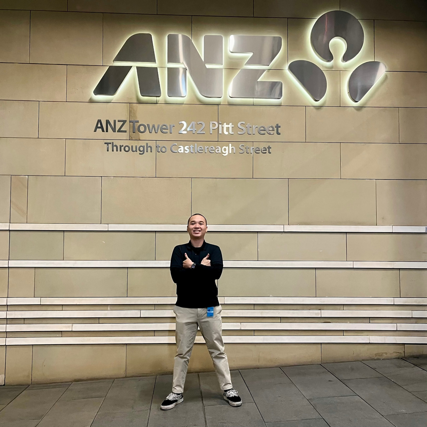 Thạch thăm ngân hàng ANZ trong một chuyến công tác đến Australia. (Hình: NVCC) Thạch thăm ngân hàng ANZ trong một chuyến công tác đến Australia. (Hình: NVCC)