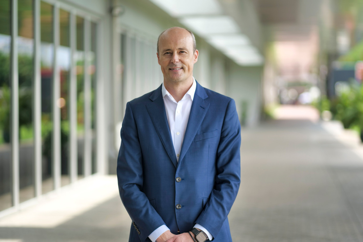 Giáo sư Thompson-Whiteside. Giáo sư Thompson-Whiteside.