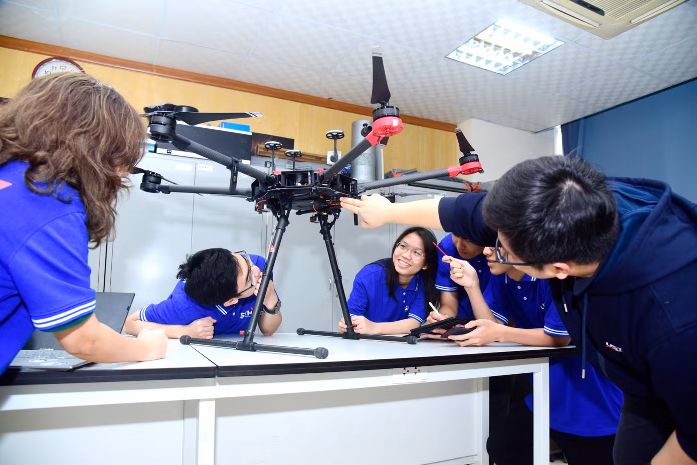 Trường Đại học Khoa học và Công nghệ Hà Nội cùng một số đơn vị thành viên của Viện Hàn lâm Khoa học và Công nghệ Việt Nam đã chuẩn bị cơ sở vật chất chu đáo cùng nhiều nội dung hấp dẫn các bạn học sinh THPT để đồng hành với Báo Tiền Phong tổ chức tốt nhất Ngày hội tuyển sinh khối các ngành Khoa học và Công nghệ.