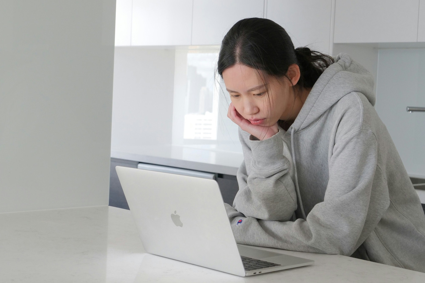 Trẻ em và thanh thiếu niên hiện dành nhiều thời gian trên mạng internet hơn bao giờ hết. (Hình: Unsplash) Trẻ em và thanh thiếu niên hiện dành nhiều thời gian trên mạng internet hơn bao giờ hết. (Hình: Unsplash)