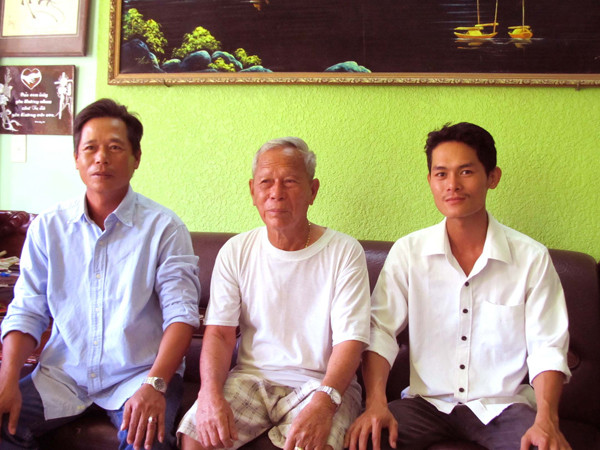 Gia đình ông Lê Mến ba thế hệ làm hậu cần nghề biển. Ảnh: Nam Cường. Gia đình ông Lê Mến ba thế hệ làm hậu cần nghề biển Ảnh: Nam Cường