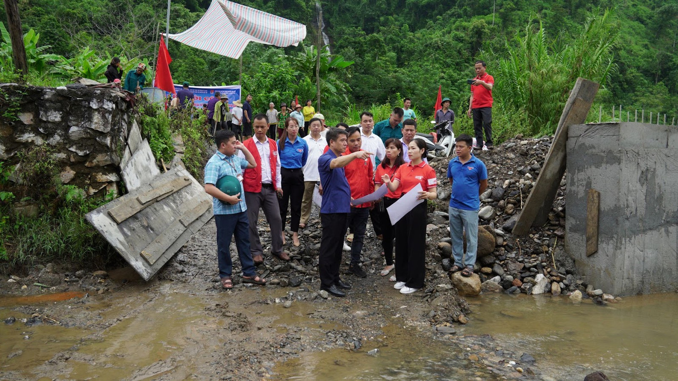 3 tháng nữa thôi, tại nơi đây sẽ là cây cầu mới trao tặng cho bà con 3 thôn bình Ba, Khuổi Loà và Phia Đeng 3 tháng nữa thôi, tại nơi đây sẽ là cây cầu mới trao tặng cho bà con 3 thôn bình Ba, Khuổi Loà và Phia Đeng