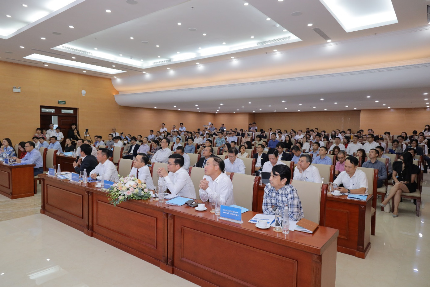 Hơn 150 đại diện từ các ngân hàng trên toàn quốc tham gia toạ đàm Hơn 150 đại diện từ các ngân hàng trên toàn quốc tham gia toạ đàm