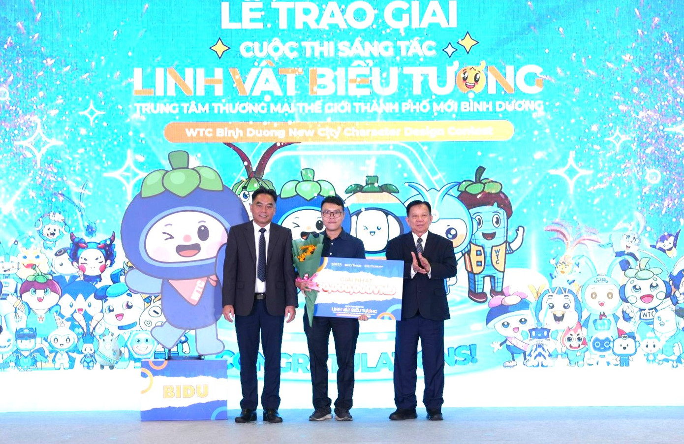 Trao giải nhất cuộc thi sáng tác linh vật biểu tượng