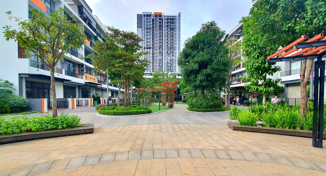 Với mức giá chỉ từ 32 triệu/m2, Bình Minh Garden được nhiều khách hàng săn đón